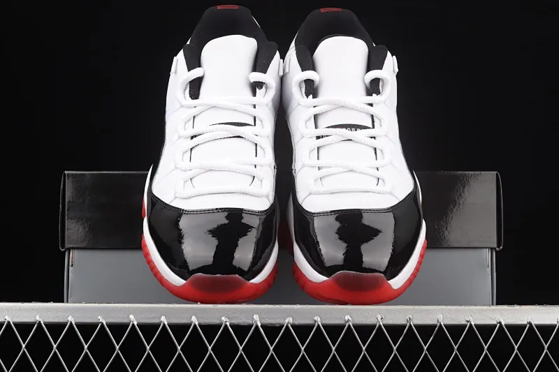 All categories Air Jordan Jordan series basketball shoes Air Jordan 11 Z version Air Jordan 11 Retro Low AJ11 Joe 11 low-top patent leather black and red top layer genuine carbon AV2187-160